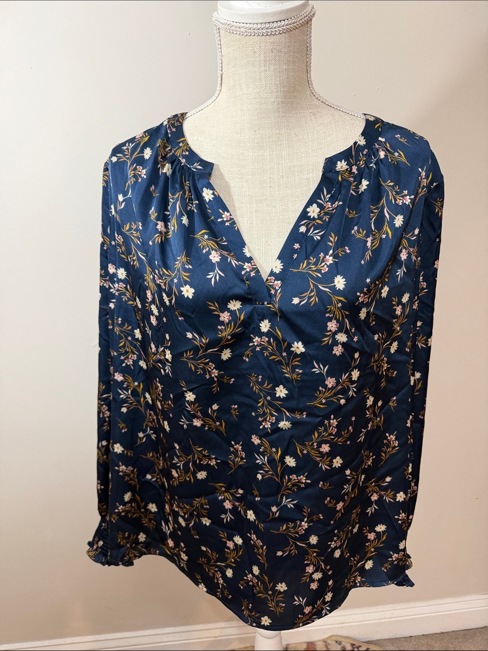 Floral‎ V-Neck Long Sleeve Top - Navy